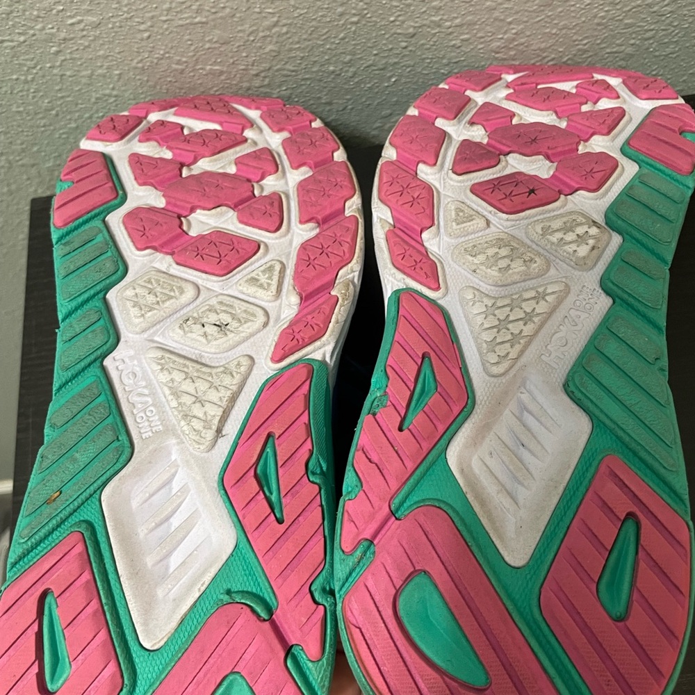 Hoka Arahi - Picture 2 of 4